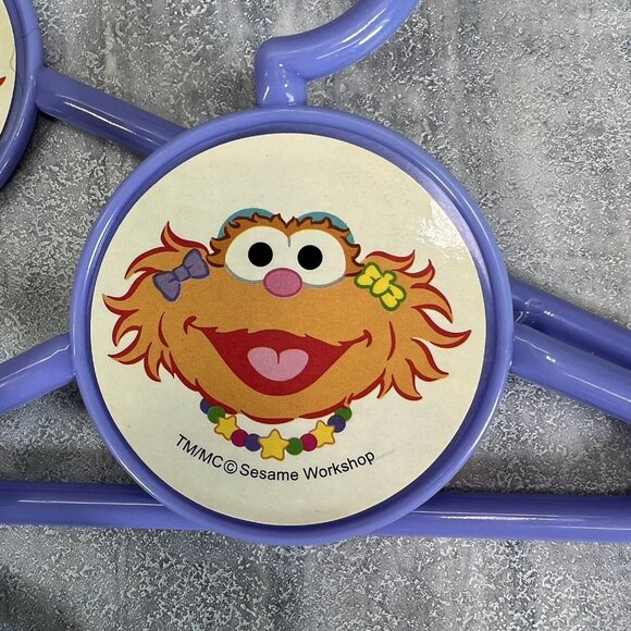 Vintage Lot of 4 Sesame Street Clothes Hangers Plastic Cookie Monster, Chloe - Picture 8 of 10